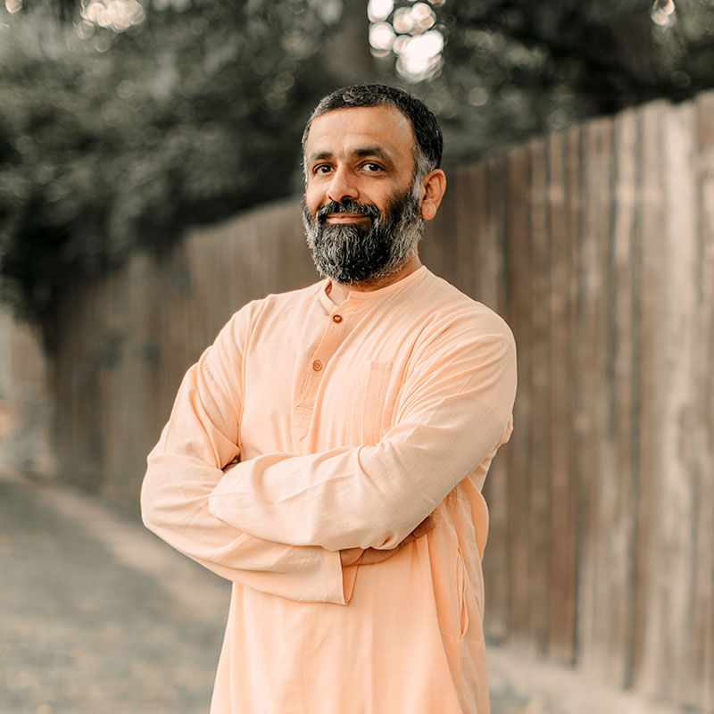 Ajay Bobade - zakladatel Yoga Surya International